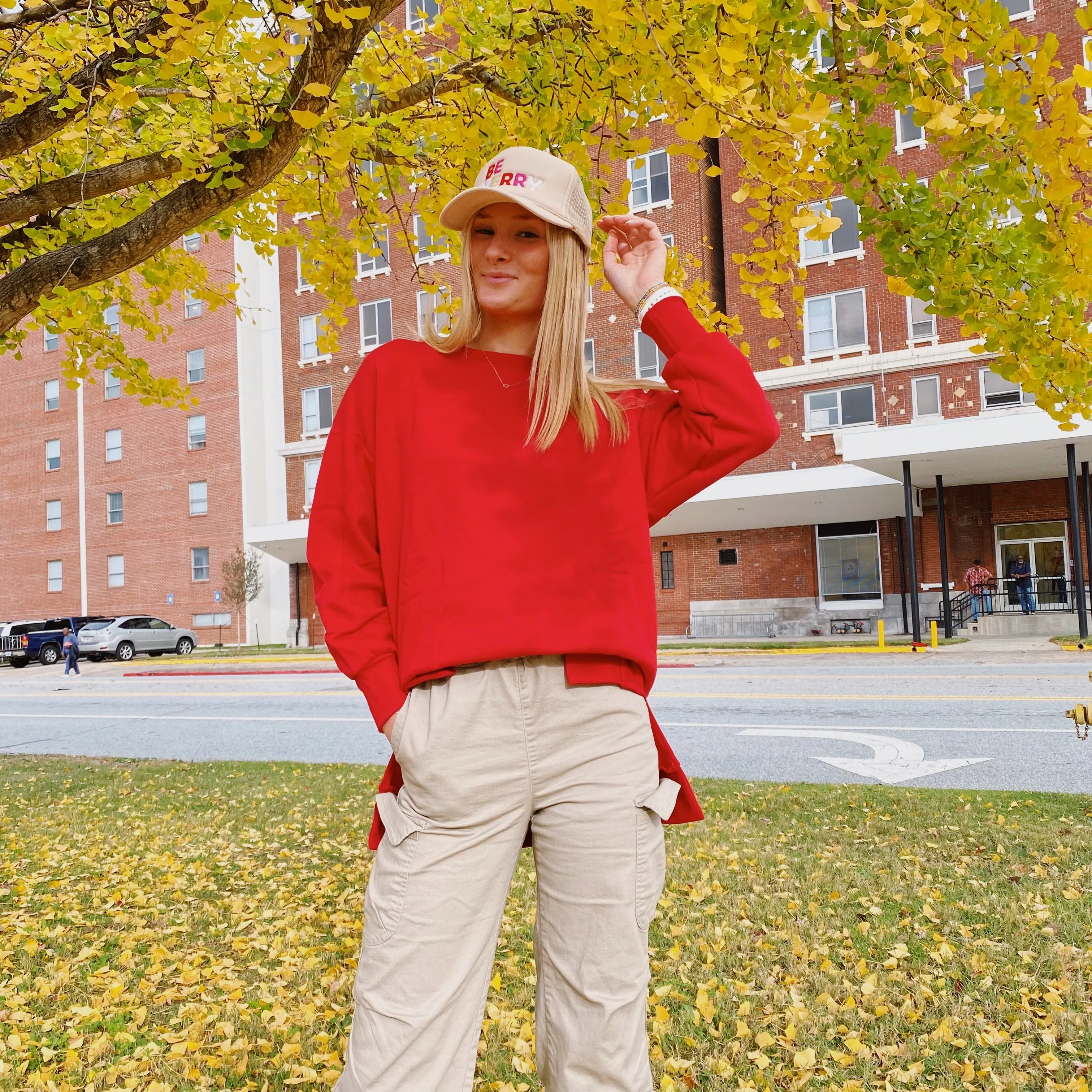 CAMEL THREADS RED PULLOVER