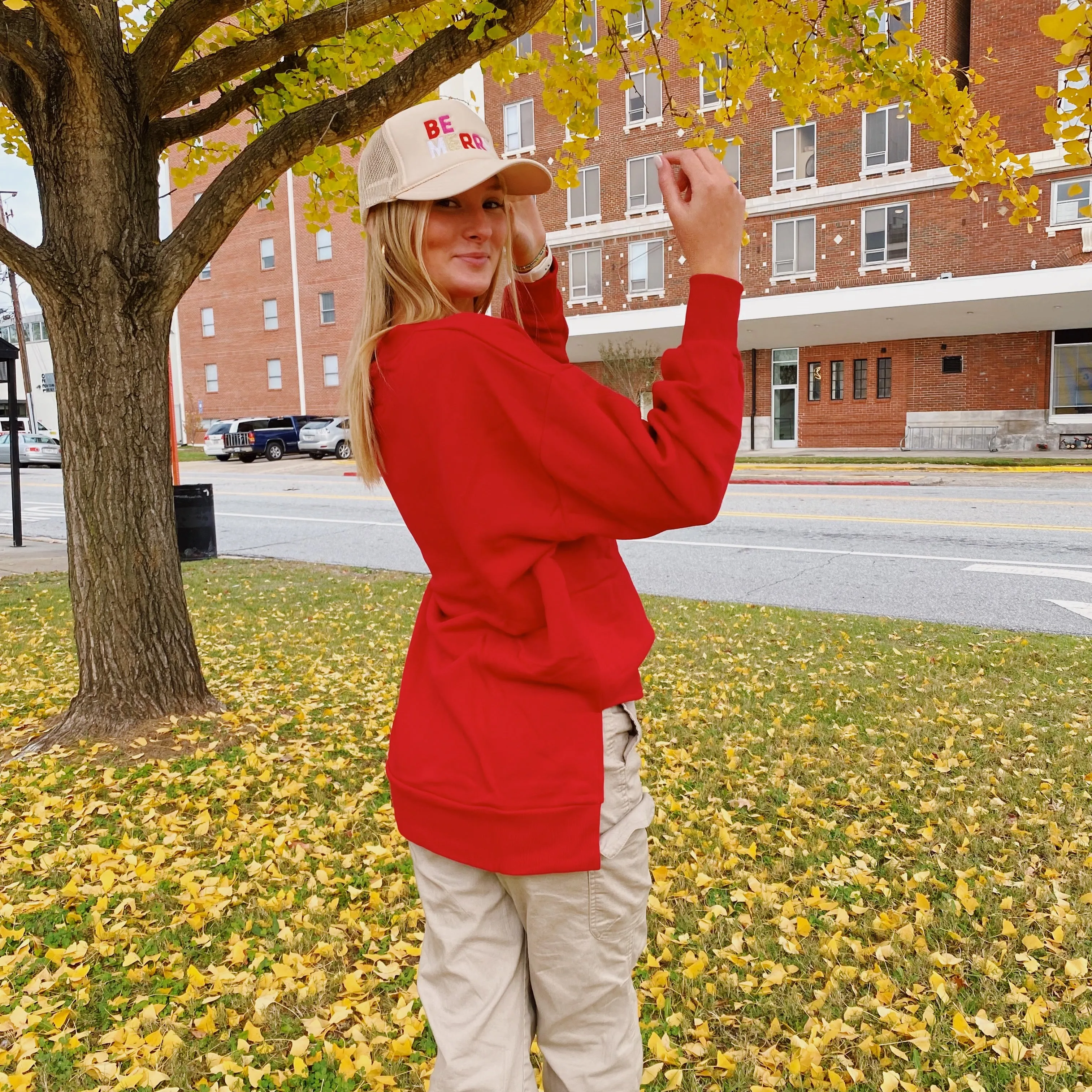 CAMEL THREADS RED PULLOVER