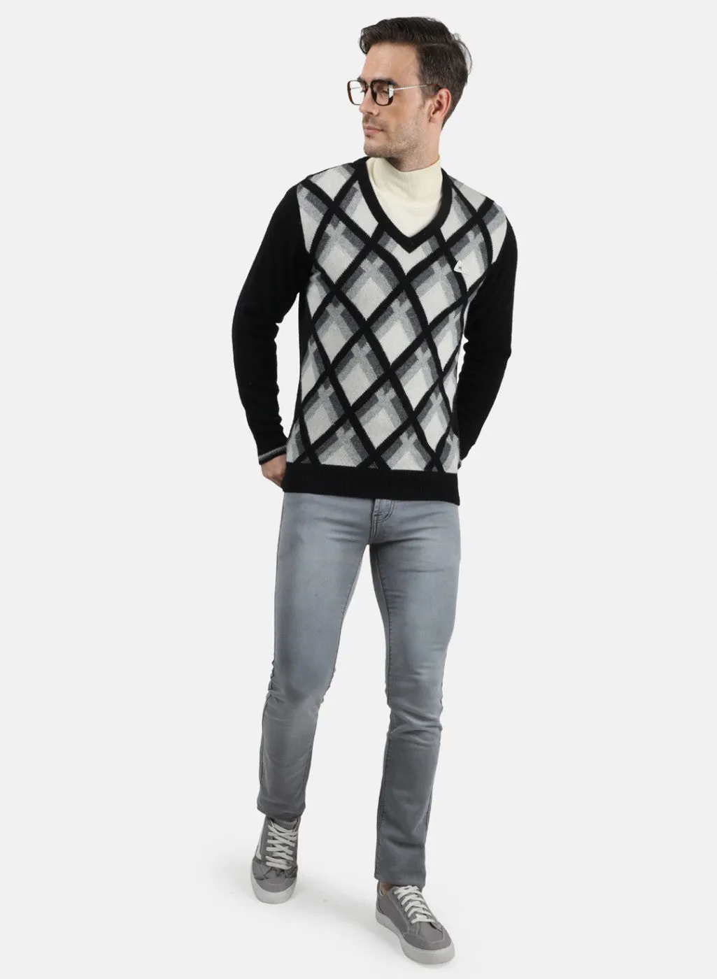 Men Black & White Solid Pullover