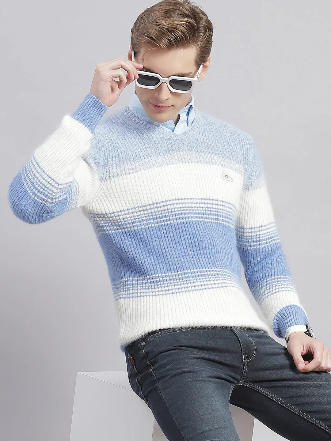 Men Blue Stripe V Neck Full Sleeve Sweaters/Pullovers