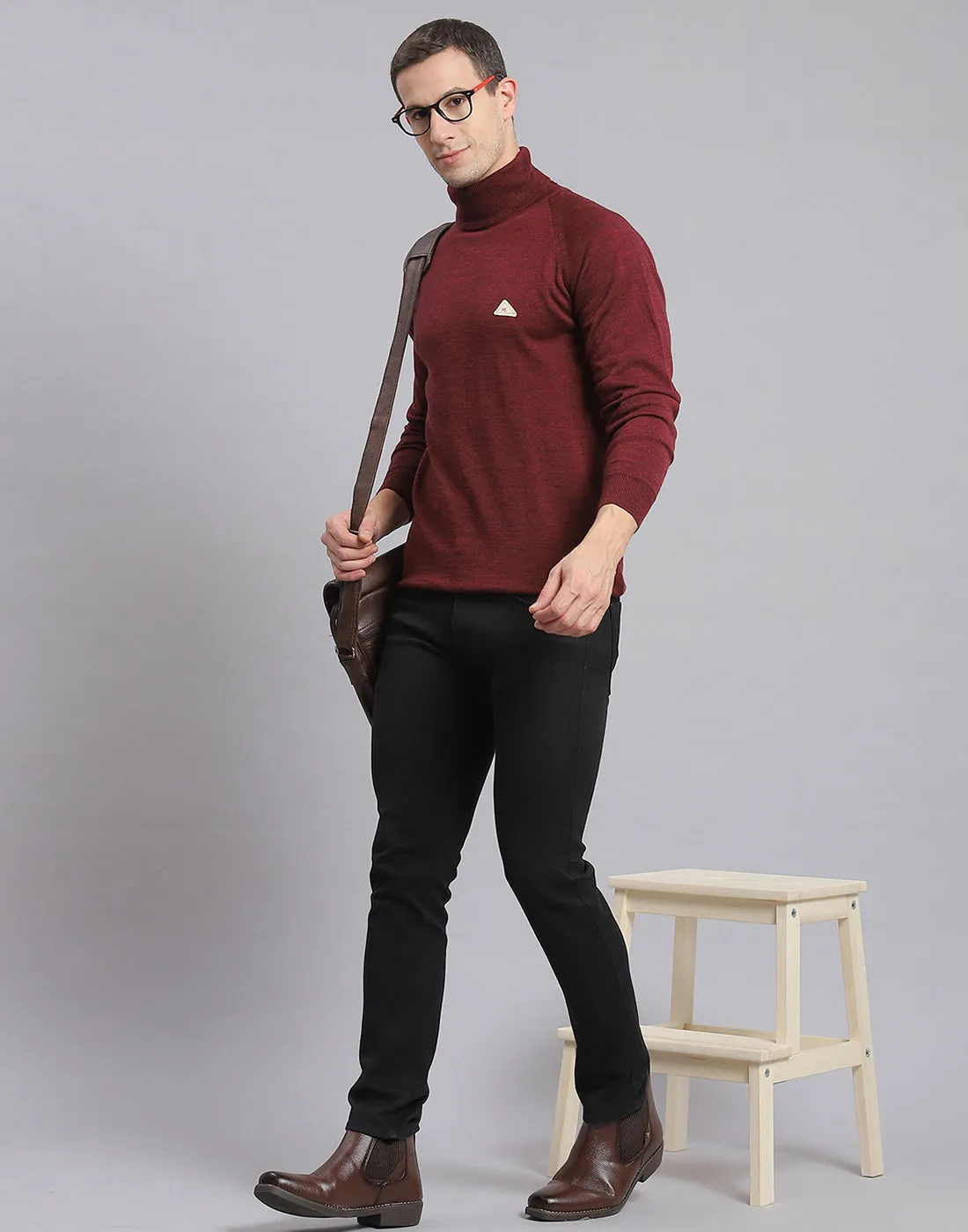 Men Maroon Solid H Neck Full Sleeve Sweater