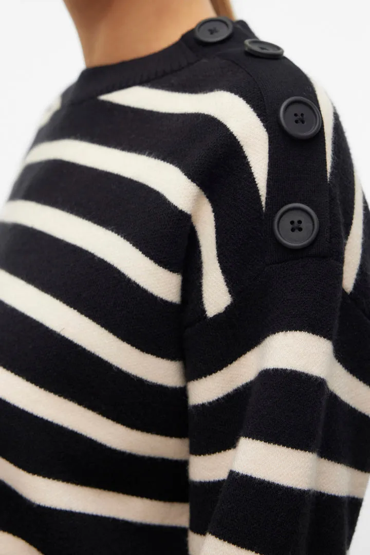 Saba O-Neck Button Pullover